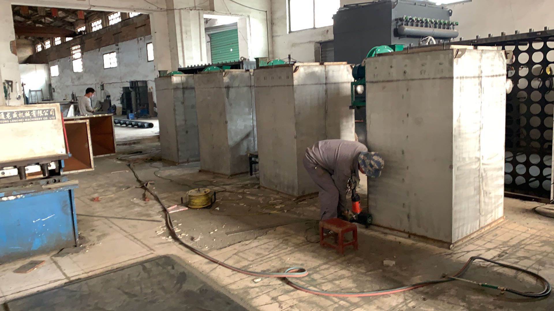 小型不锈钢除尘器制作中